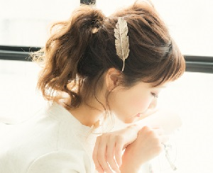 小学校の卒業式の髪型 ミディアムの女の子向け 写真に残したくなる最高のヘアスタイルは 暮らしに役立つ情報局