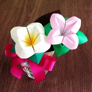 折り紙で手作りプレゼント 中級 可愛い花と葉の折り方 立体的な花束の作り方 知恵の小袋