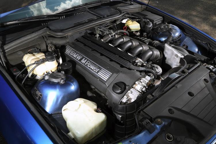 E36-BMW-M3-race-track-10