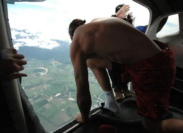 Skydive without parachutes
