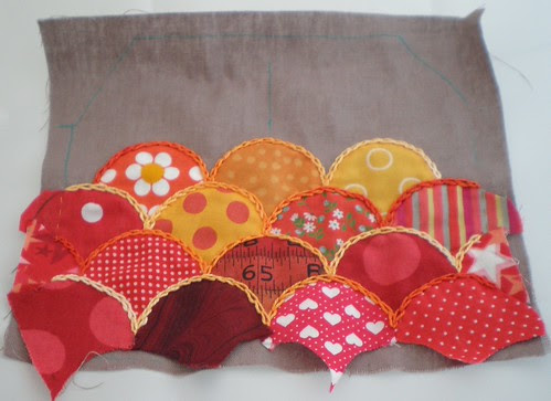 Clamshells embroidered