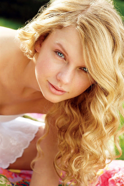 taylor swift 2011 calendar photos. house 2011 calendar printable
