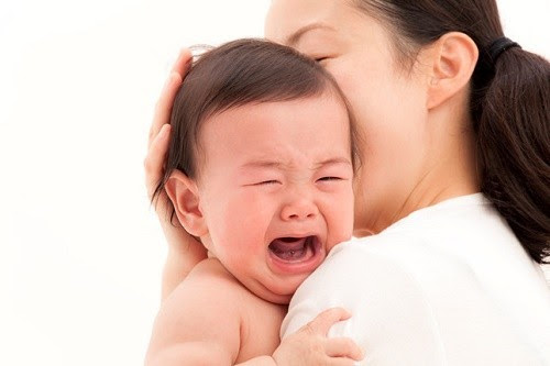 Chăm sóc bé bị viêm phế quản phổi như thế nào là băn khoăn chung của nhiều cha mẹ khi trẻ bị bệnh