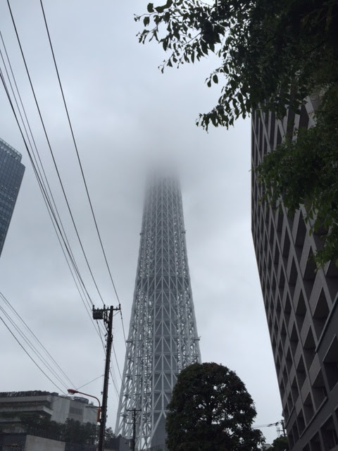 久しぶりに東京スカイツリーの近くへ行きました 雨でも雰囲気ありますね タイ イサーン好きのブログ