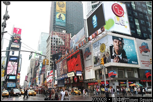 紐約‧雨中的Times Square