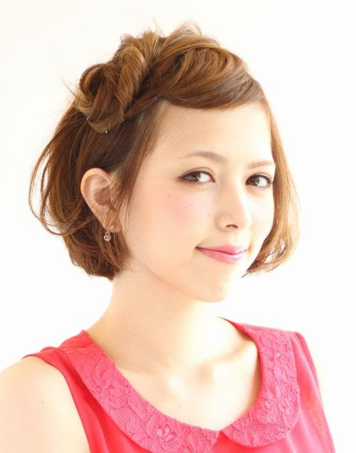 ボブヘアの方向け 結婚式で自分でできるヘアスタイル15選