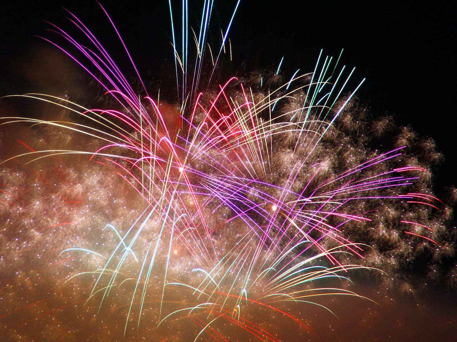 無料壁紙 花火のデスクトップ壁紙 1600x10 ぶらり兵庫 ぶらり神戸 神戸の観光情報とイベント情報 楽天ブログ