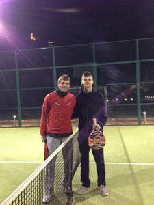 Tito Vilanova jugó a padel junto a su hijo Adrià