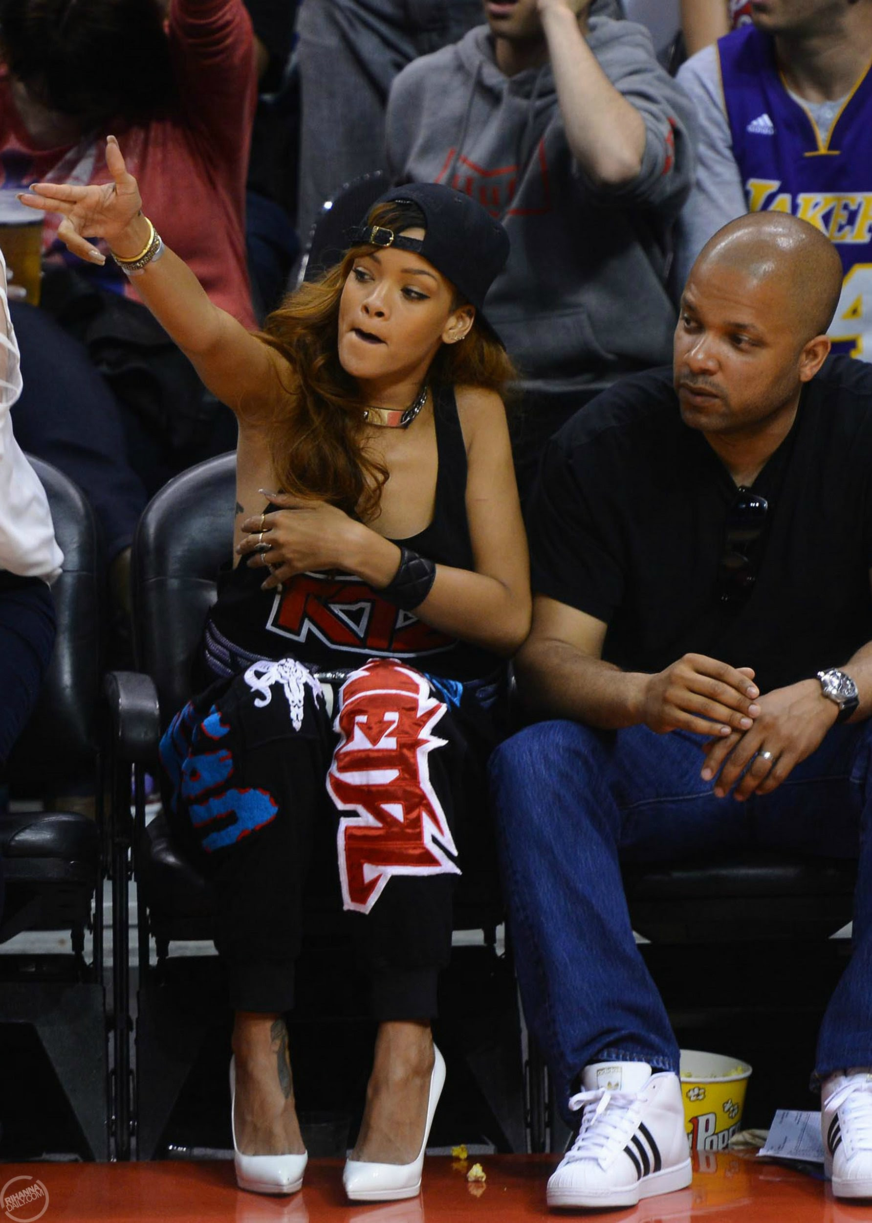 > Rihanna At The Lakers vs. Clippers game at Staples Center in L.A. - Photo posted in Eyecandy - Celebrities and random chicks | Sign in and leave a comment below!