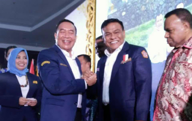 Bupati Fahsar Dianugerahi Sebagai Pembina Umum Karang Taruna Terbaik 2016