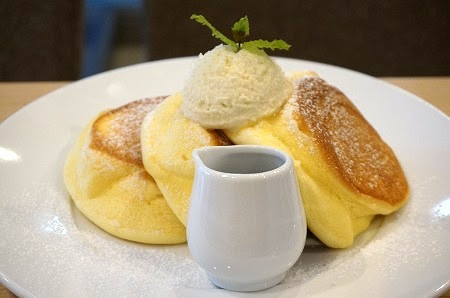 幸せのパンケーキが表参道にオープン 東京でも幸せのパンケーキ表参道店が楽しめます スイーツレポーターちひろのおいしいスイーツセレクション