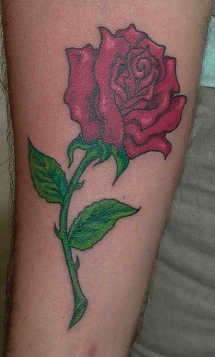 Tatuaje Rosa Pupa Tattoo Granada by Marzia Tattoo