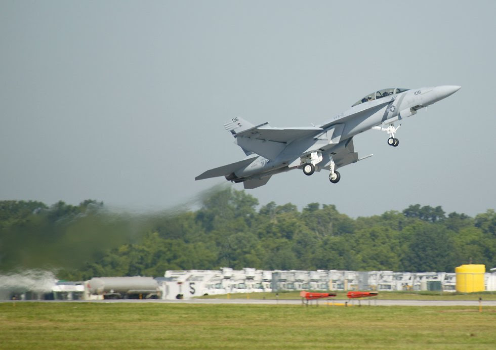 f18 super hornet pictures. The F-18 Super Hornet is a