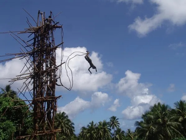 10 Ritual Budaya Aneh Yang Terjadi Sampai Sekarang!