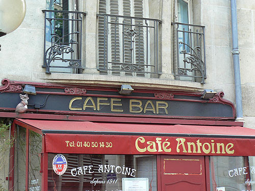 café bar.jpg