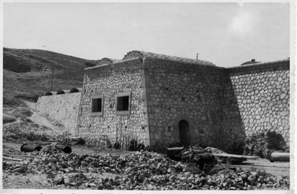 Depósitos del Cerro de los Palos de Toledo fotografiados antes de recibir el agua del Torcón en 1948