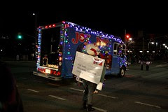 'help santa toy parade'