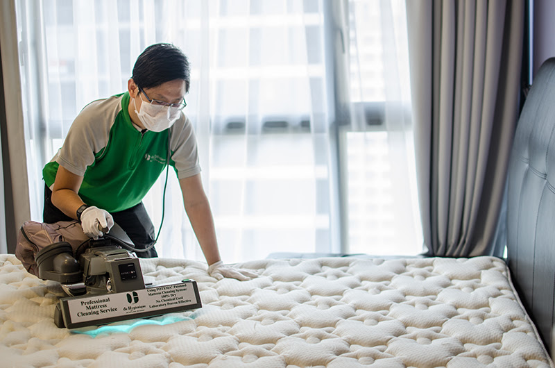Mattress Cleaning, Bed Sanitising in Singapore - De Hygienique