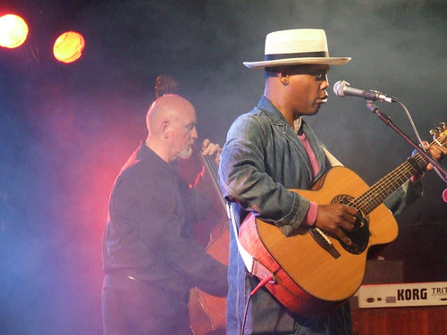 Eric Bibb & Danny Thompson at the Maryport Blues Festival 2007 (5)