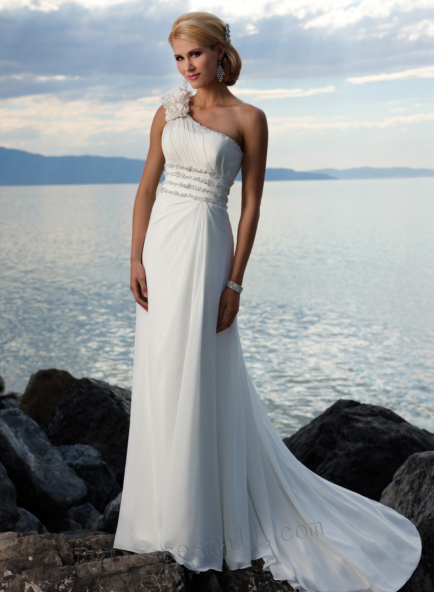 20 Unique Beach Wedding Dresses For A Romantic Beach Wedding - MagMent
