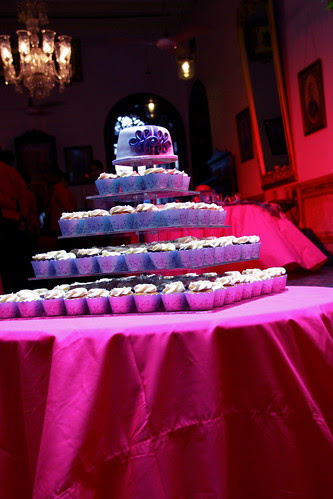 Wedding cake &amp; cupcakes with pretty cupcake wrapper