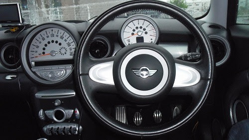 大型バイク複数台所有者発信ブログ ﾐﾆｸｰﾊﾟーs R56 インプレッション ハンドル