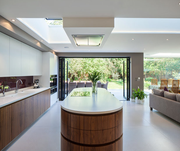 Contemporary Kitchen by COUPDEVILLE