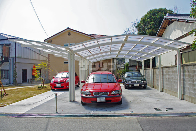 やっぱり便利 ３台以上が駐車できるカーポート