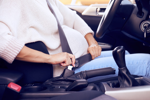 妊婦自身が車を運転する際に気を付けたいポイントと急変時の対応方法 子育て応援サイト March マーチ