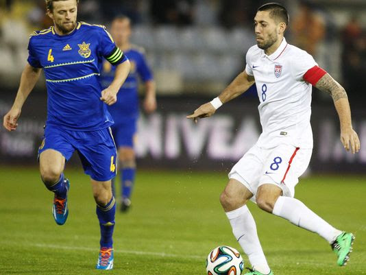 アメリカ代表 ウクライナ代表との親善試合で14年nikeワールドカップモデル ホーム を初投入 Football Shirts Voltage Com サッカー各国代表 クラブユニフォーム