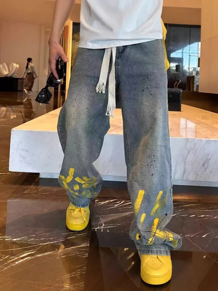 Heren casual jeans met handgeschilderde inkjet print. Unieke stijl en uitzonderlijk comfort voor dagelijks gebruik. Ontdek jouw look.