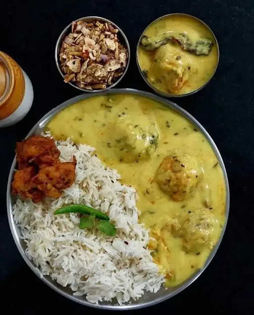 Kadhi Bari With Rice