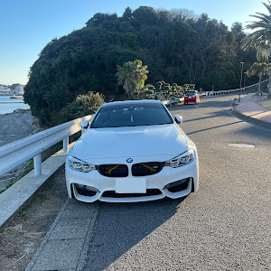 M4 クーペ F82