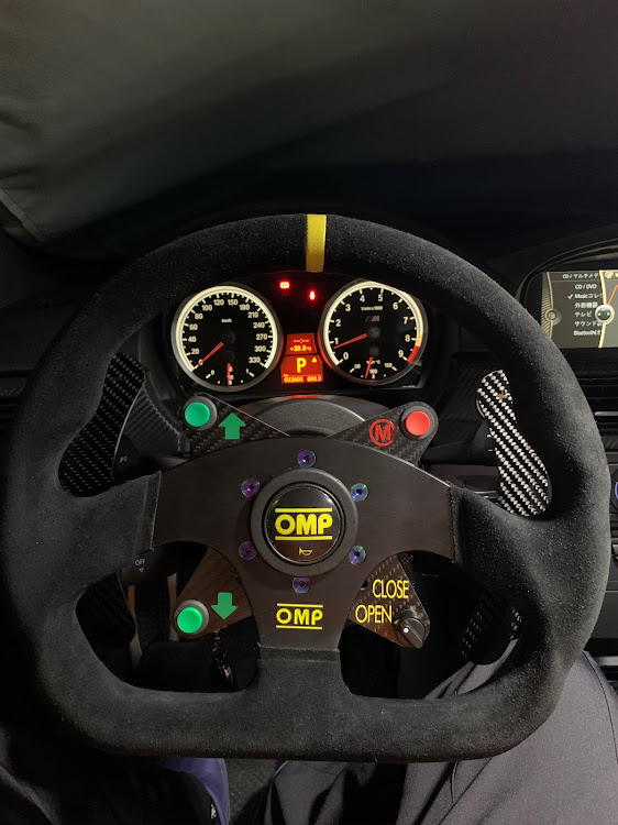 M3 クーペのM3・BMW・ステアリング交換・パドル・いたれりつくせりに関するカスタム事例の投稿画像1枚目