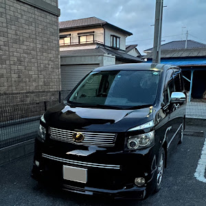 ヴォクシー ZRR70W