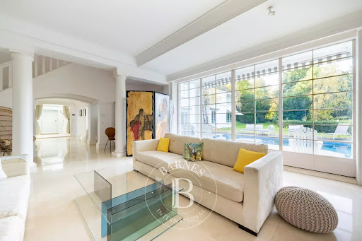 Maison avec piscine et terrasse 3