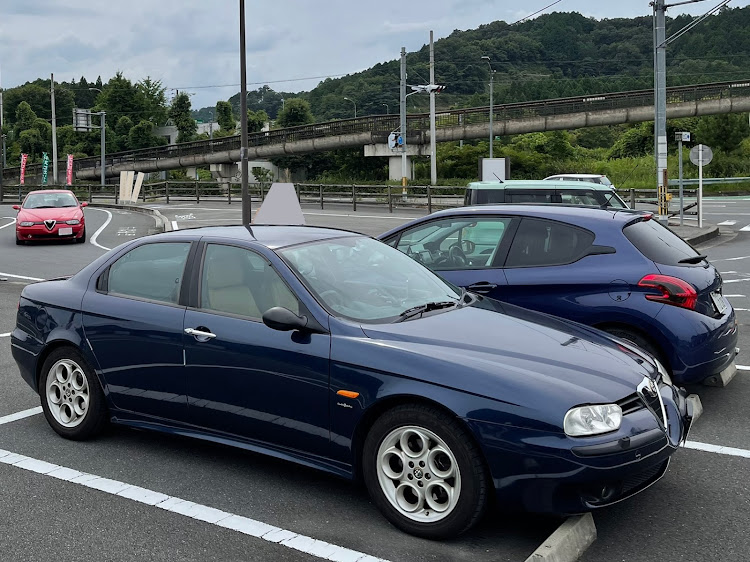 208のトラさん 関西漫遊記・プジョー・兵庫陶芸美術館・イーーーーーーネ🌾・ドアオープンショットに関するカスタム事例の投稿画像4枚目