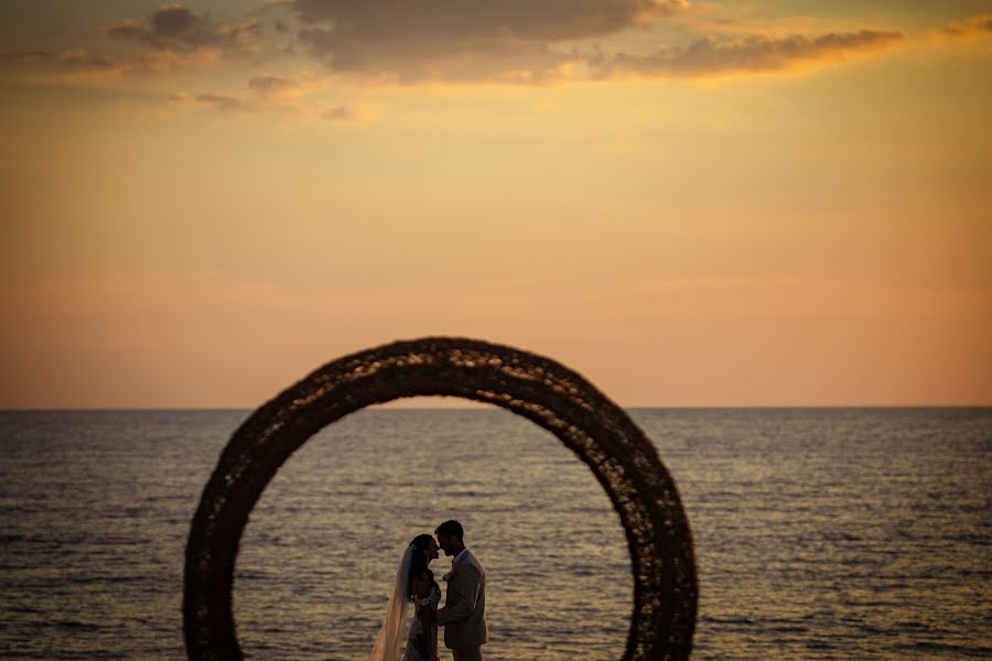 Fotógrafo de casamento Aht Yomyai (krabiwed). Foto de 5 de março