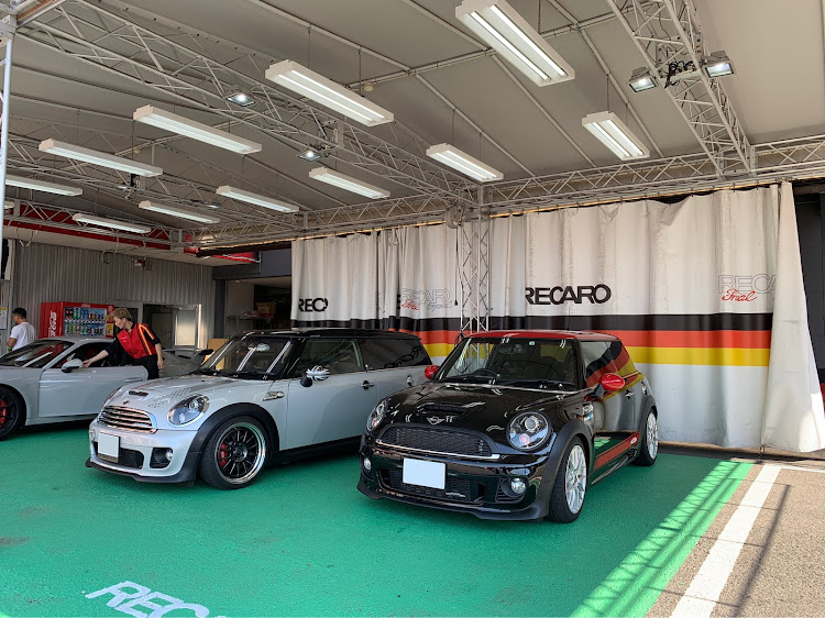 Clubman Cooper Sのclubman cooper S・ミニクーパーS・MINI clubman・RECARO・今日も暑かった〜に関するカスタム事例の投稿画像3枚目