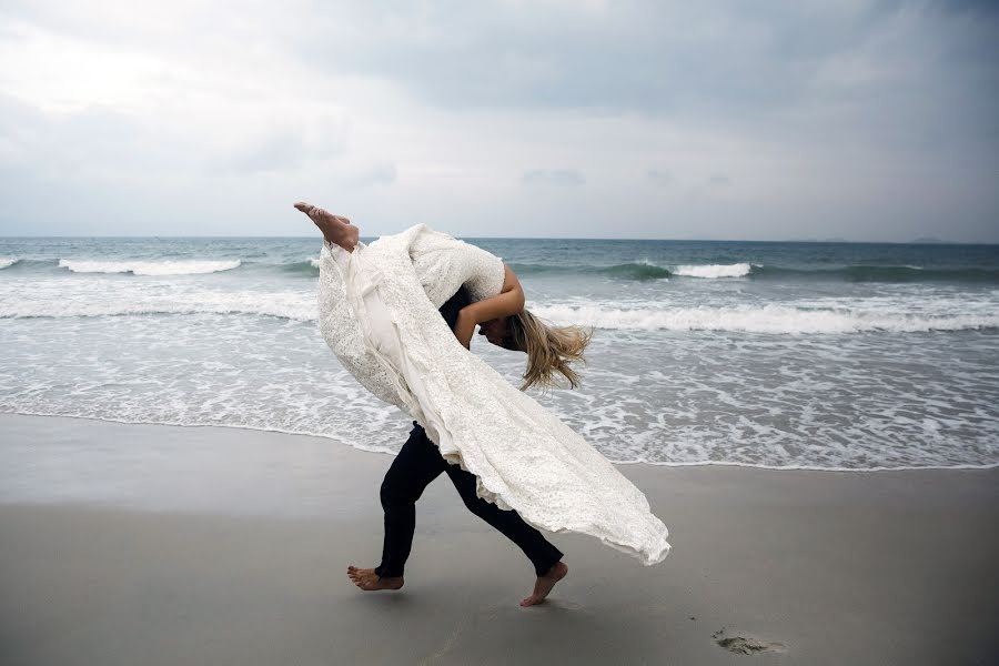 Wedding photographer Dima Vinogradov (dimavinograd). Photo of 16 April 2014