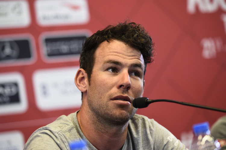 Zelfs Mark Cavendish maakt diepe buiging voor verbazingwekkende Wout van Aert: "Mijn nieuwe held!"