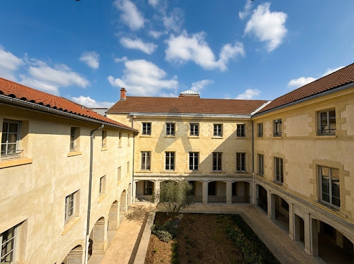 Apartment 4