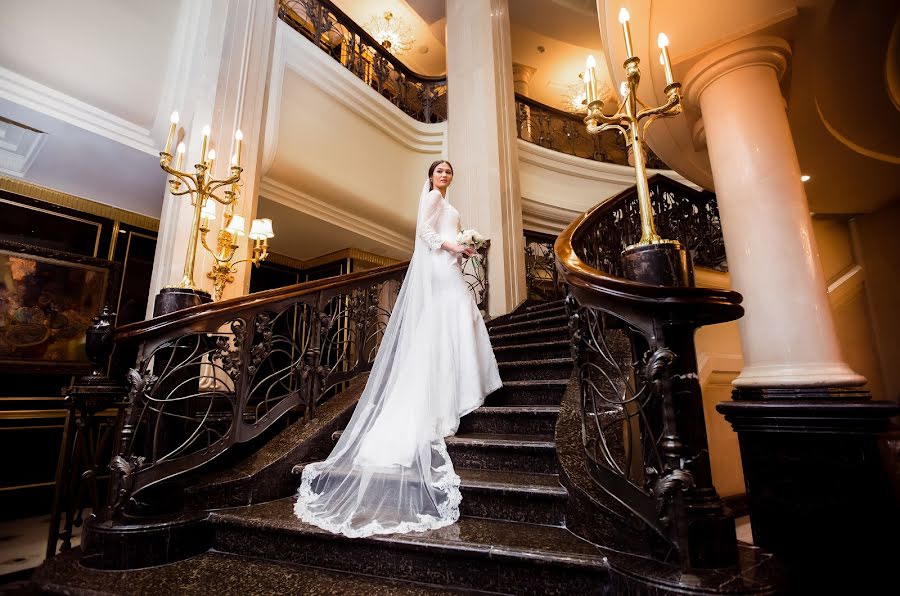 Fotógrafo de bodas Oleg Saliy (elifestudios). Foto del 5 de abril 2019