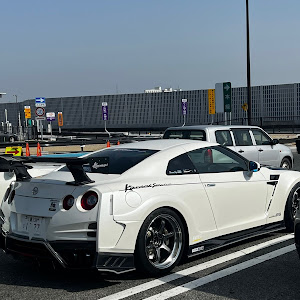 NISSAN GT-R R35