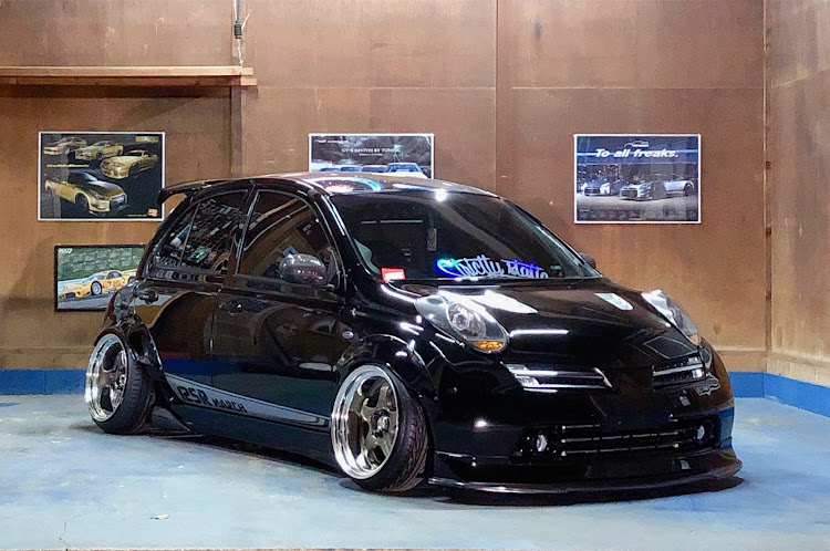 マーチの生脚・12SR・K12マーチ・車高調整に関するカスタム事例の投稿画像1枚目