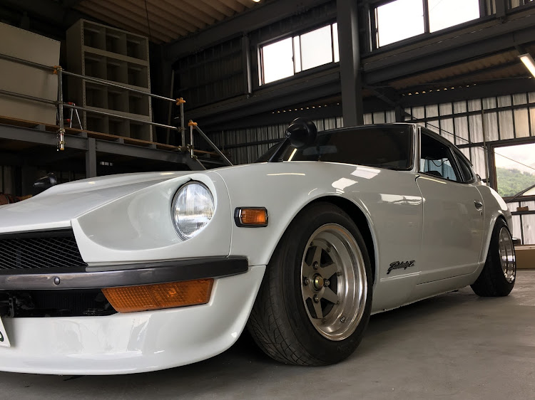 フェアレディZの14インチ仮組み・小径最高！・さらに車高ダウン・レディつよしクンありがとう😊に関するカスタム事例の投稿画像4枚目