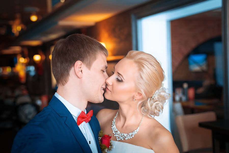 結婚式の写真家Aleksandr Verin (aliver)。2015 3月14日の写真