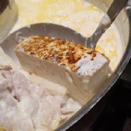 肉多多火鍋