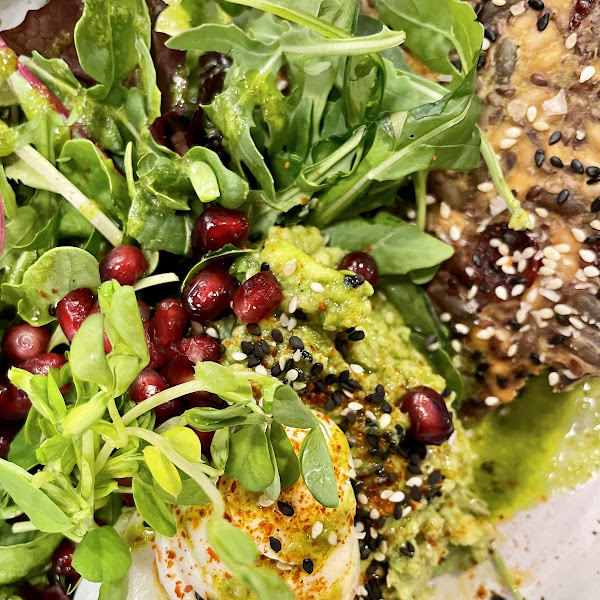 "Avocado mash" with crisp bread