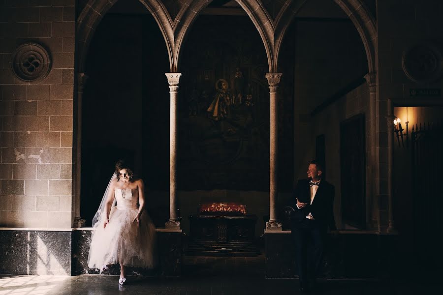 Fotógrafo de casamento Elena Yurshina (elyur). Foto de 4 de outubro 2019